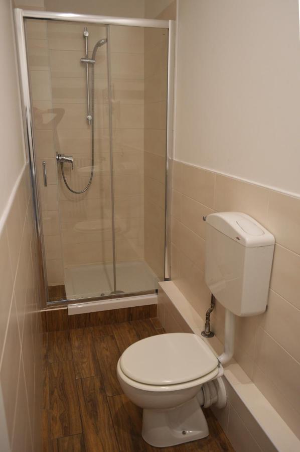 Family Room Private Bathroom,1021472851:JPEG
