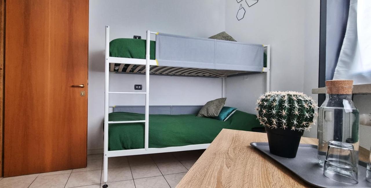 Standard Twin Room with Shared Bathroom
