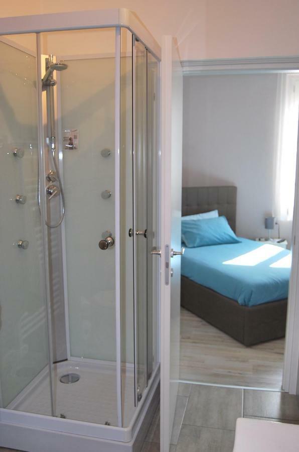Single Room Private Bathroom