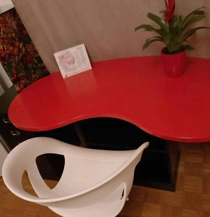 Big Room In Private Appartament, Close To The Station And Center Of City-1