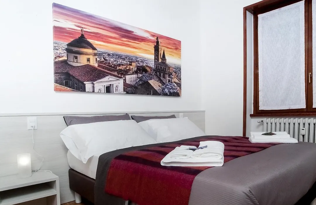 Citywalls Guest House Bergamo-1