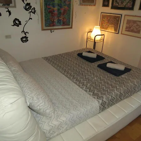 Bergamo Center Nice Room-3