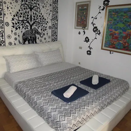 Bergamo Center Nice Room-2